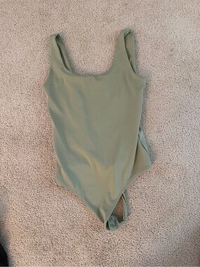 Express bodysuit size small